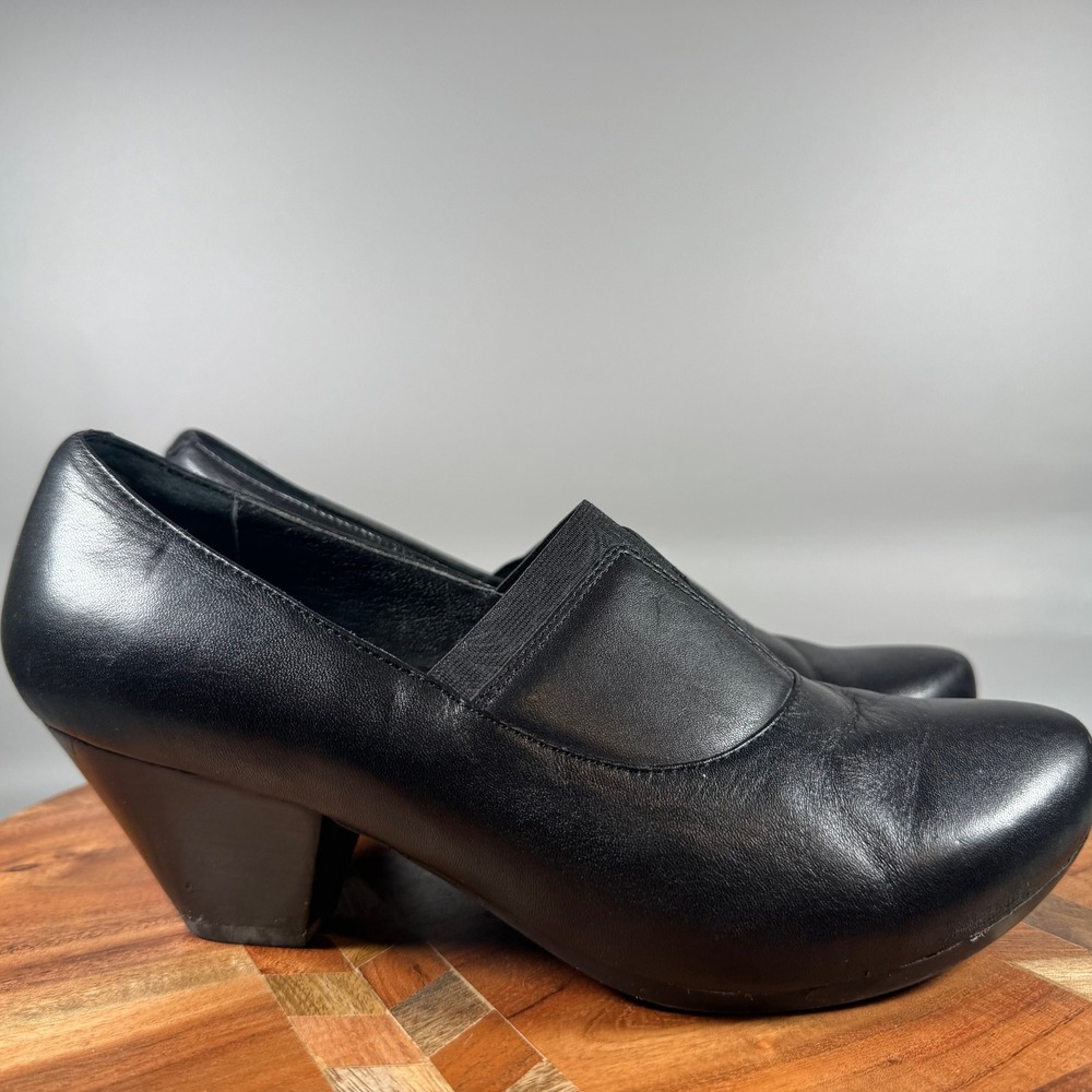 Dansko Black Leather Wedge Pumps Round Toe Slip On Professional Shoes EU 38 US 8